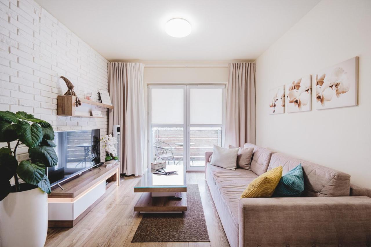 Apartament Niko ทอรูน ภายนอก รูปภาพ